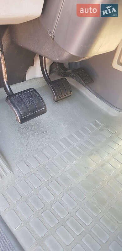 Тягач Volvo VNL 630 2005 в Києві