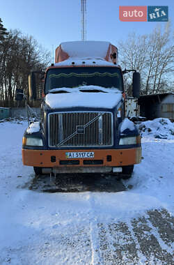 Тягач Volvo VNL 630 2002 в Боярці