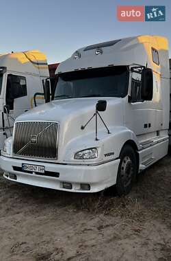 Тягач Volvo VNL 660 2001 в Киеве