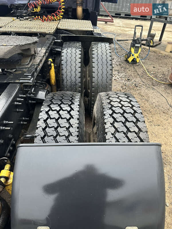 Тягач Volvo VNL 660 2003 в Одесі