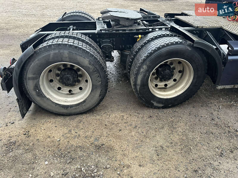 Тягач Volvo VNL 660 2003 в Одесі