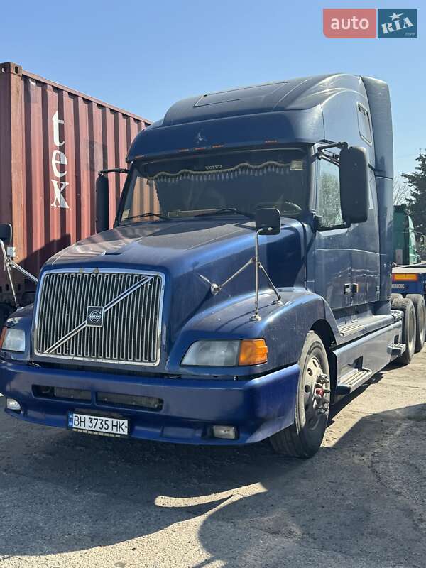 Volvo VNL 660 2002