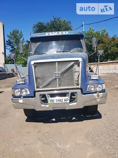 Зерновоз Volvo VNL 670 2003 в Миколаєві