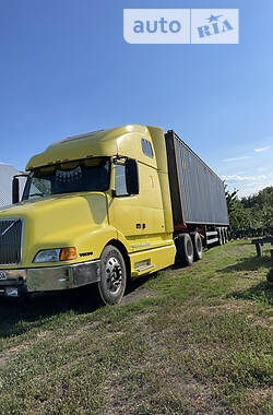 Тягач Volvo VNL 670 2000 в Білій Церкві