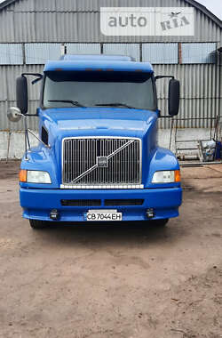 Інші вантажівки Volvo VNL 670 2002 в Ніжині