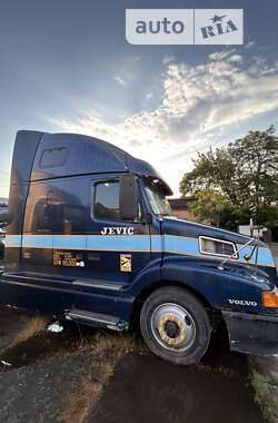 Тягач Volvo VNL 670 2002 в Великодолинському