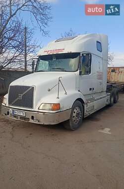 Тягач Volvo VNL 670 2003 в Одессе