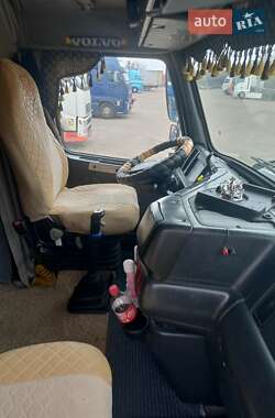 Тягач Volvo VNL 670 2003 в 