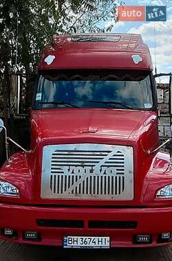 Тягач Volvo VNL 670 2002 в Одессе