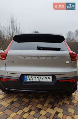 Позашляховик / Кросовер Volvo XC40 Recharge 2022 в Києві