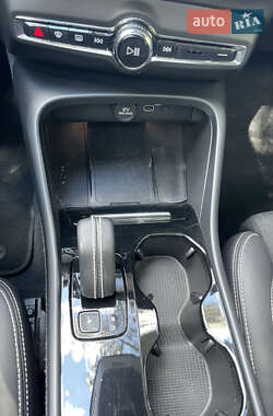 Внедорожник / Кроссовер Volvo XC40 Recharge 2021 в 