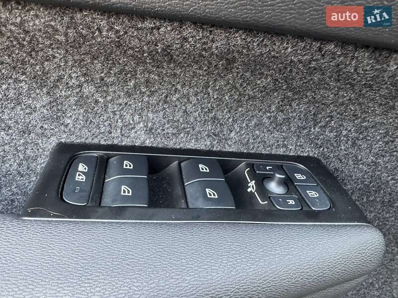 Внедорожник / Кроссовер Volvo XC40 Recharge 2021 в Киеве