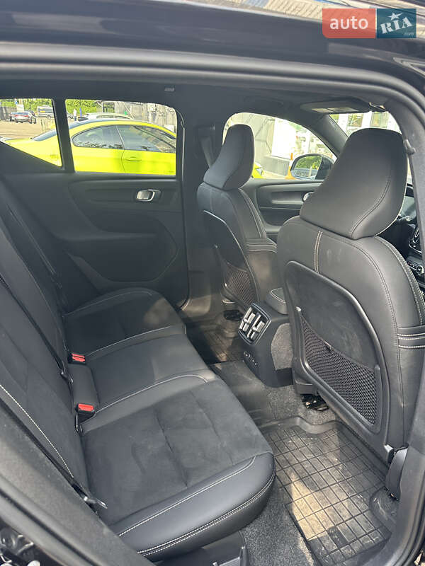 Внедорожник / Кроссовер Volvo XC40 Recharge 2023 в Киеве