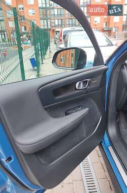 Внедорожник / Кроссовер Volvo XC40 Recharge 2023 в 