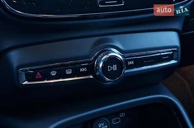Внедорожник / Кроссовер Volvo XC40 Recharge 2022 в 