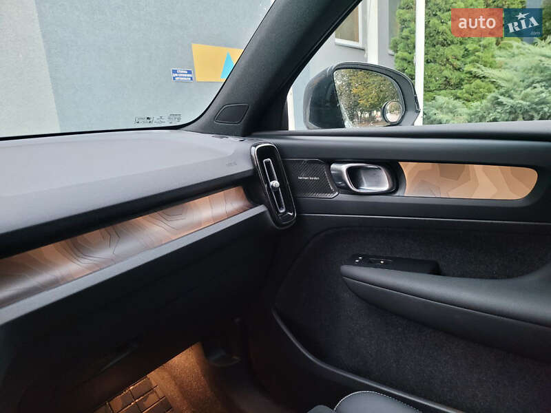 Внедорожник / Кроссовер Volvo XC40 Recharge 2022 в Ровно