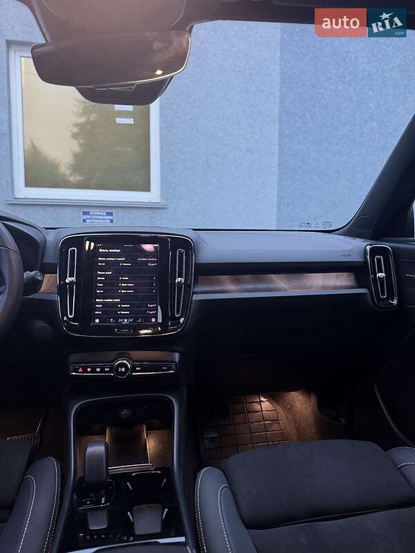 Внедорожник / Кроссовер Volvo XC40 Recharge 2022 в Ровно