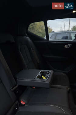 Внедорожник / Кроссовер Volvo XC40 Recharge 2023 в 