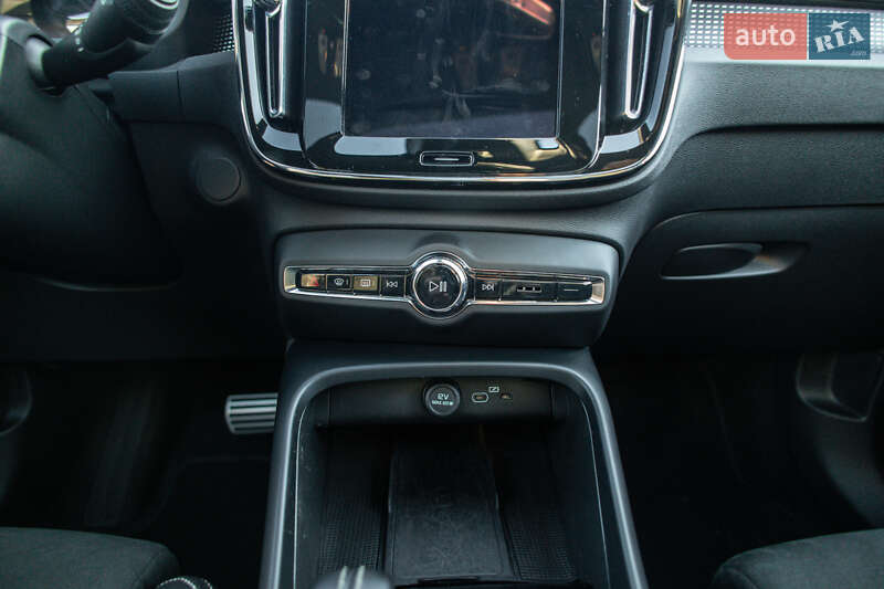 Внедорожник / Кроссовер Volvo XC40 Recharge 2021 в Львове