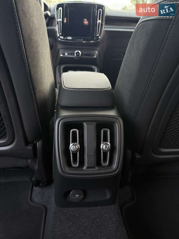 Позашляховик / Кросовер Volvo XC40 Recharge 2023 в Знам'янці фото 16 Позашляховик / Кросовер Volvo XC40 Recharge 2023 в Знам'янці