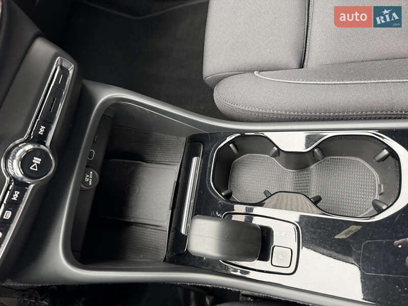 Внедорожник / Кроссовер Volvo XC40 Recharge 2022 в Тернополе