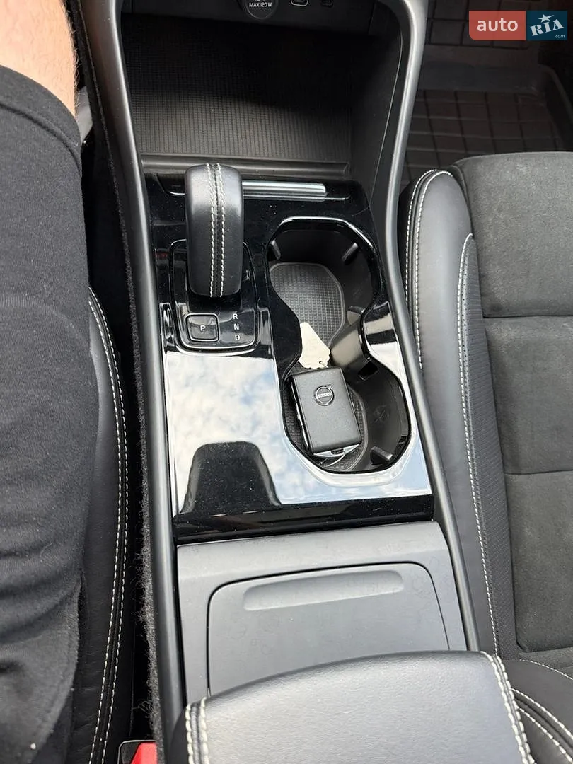 2021 Volvo XC40 - мініатюра 18