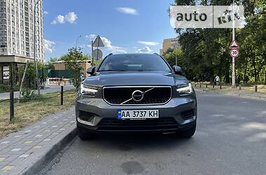 Внедорожник / Кроссовер Volvo XC40 2019 в Киеве