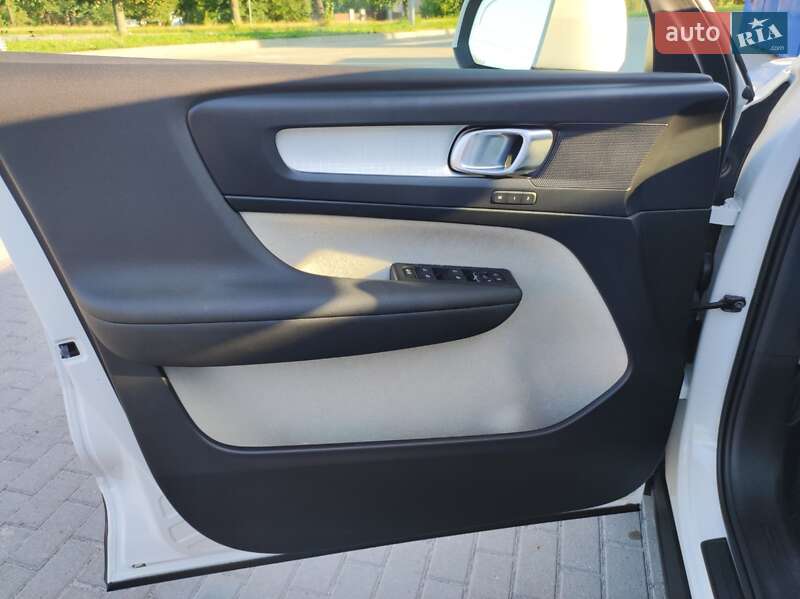 Внедорожник / Кроссовер Volvo XC40 2019 в Шепетовке