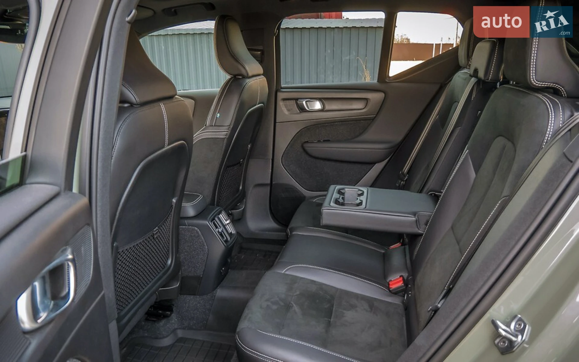 2021 Volvo XC40 - мініатюра 18