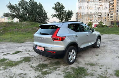 Внедорожник / Кроссовер Volvo XC40 2018 в 