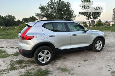 Внедорожник / Кроссовер Volvo XC40 2018 в 