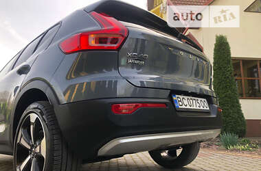 Внедорожник / Кроссовер Volvo XC40 2020 в 