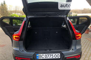Внедорожник / Кроссовер Volvo XC40 2020 в 