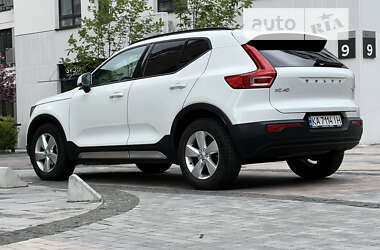 Внедорожник / Кроссовер Volvo XC40 2020 в Киеве