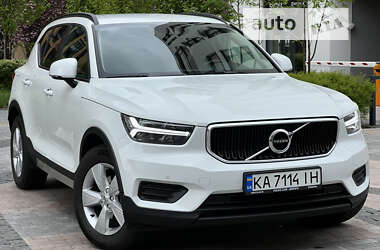 Внедорожник / Кроссовер Volvo XC40 2020 в Киеве