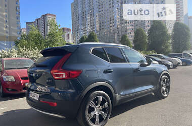 Внедорожник / Кроссовер Volvo XC40 2021 в Киеве