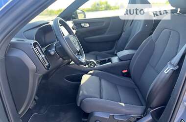 Внедорожник / Кроссовер Volvo XC40 2023 в Ровно