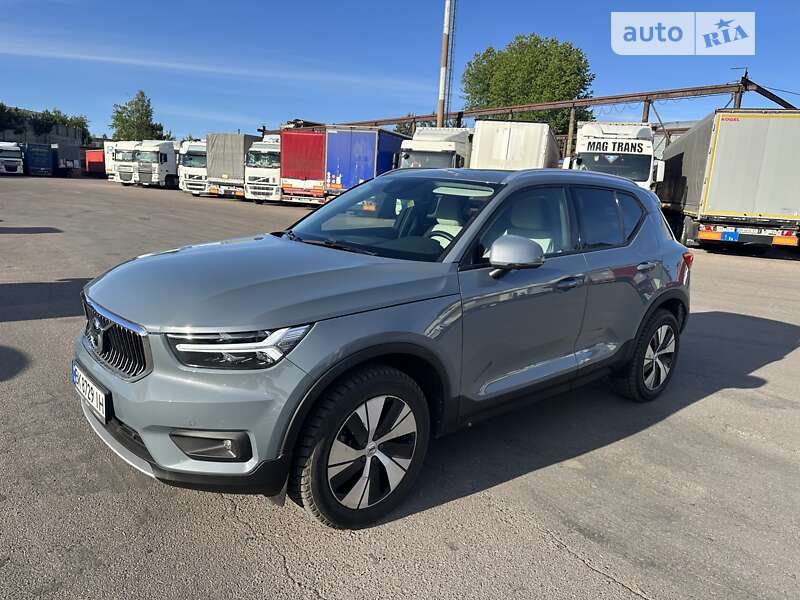 Внедорожник / Кроссовер Volvo XC40 2020 в Ровно