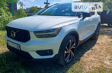 Внедорожник / Кроссовер Volvo XC40 2019 в Киеве