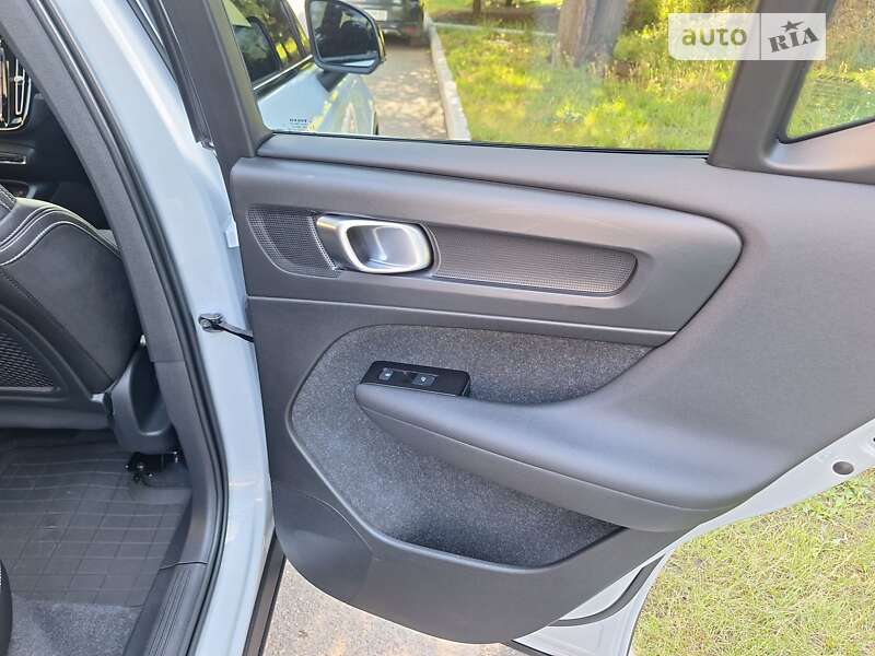 Внедорожник / Кроссовер Volvo XC40 2021 в Полтаве