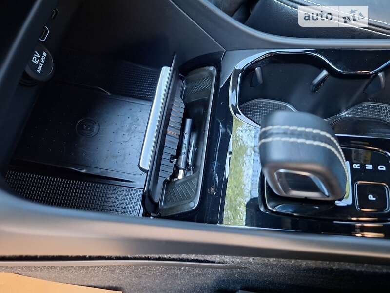 Внедорожник / Кроссовер Volvo XC40 2021 в Полтаве