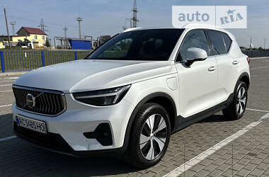 Внедорожник / Кроссовер Volvo XC40 2022 в Нововолынске