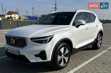 Внедорожник / Кроссовер Volvo XC40 2022 в 