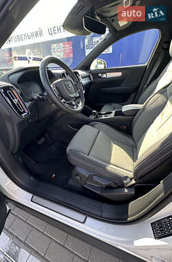 Внедорожник / Кроссовер Volvo XC40 2022 в 