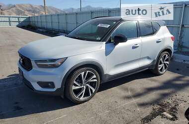 Внедорожник / Кроссовер Volvo XC40 2021 в 