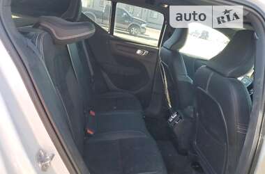 Внедорожник / Кроссовер Volvo XC40 2021 в 