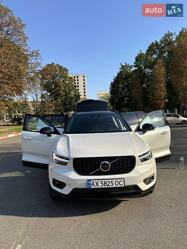 Позашляховик / Кросовер Volvo XC40 2020 в Харкові