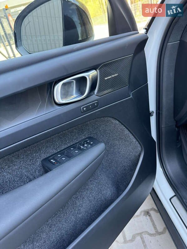 Позашляховик / Кросовер Volvo XC40 2023 в Львові фото 21 Позашляховик / Кросовер Volvo XC40 2023 в Львові