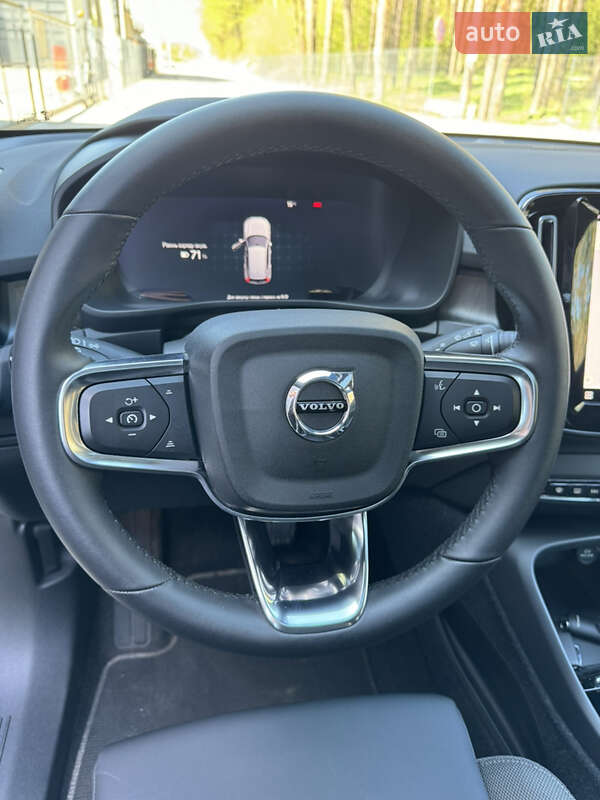 Позашляховик / Кросовер Volvo XC40 2023 в Львові фото 25 Позашляховик / Кросовер Volvo XC40 2023 в Львові