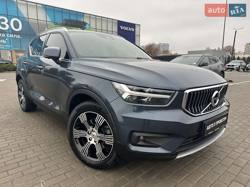 Внедорожник / Кроссовер Volvo XC40 2021 в Киеве